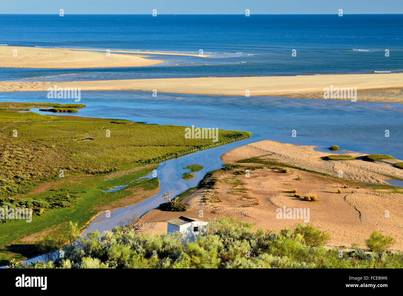 Portugal, Algarve: vista a las islas y bancos de arena del Parque Natural de Ria Formosa Foto de stock