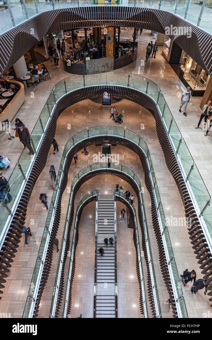 El atrio interior del centro comercial Emporium en Lonsdale Street, Melbourne, Victoria, Australia. Foto de stock