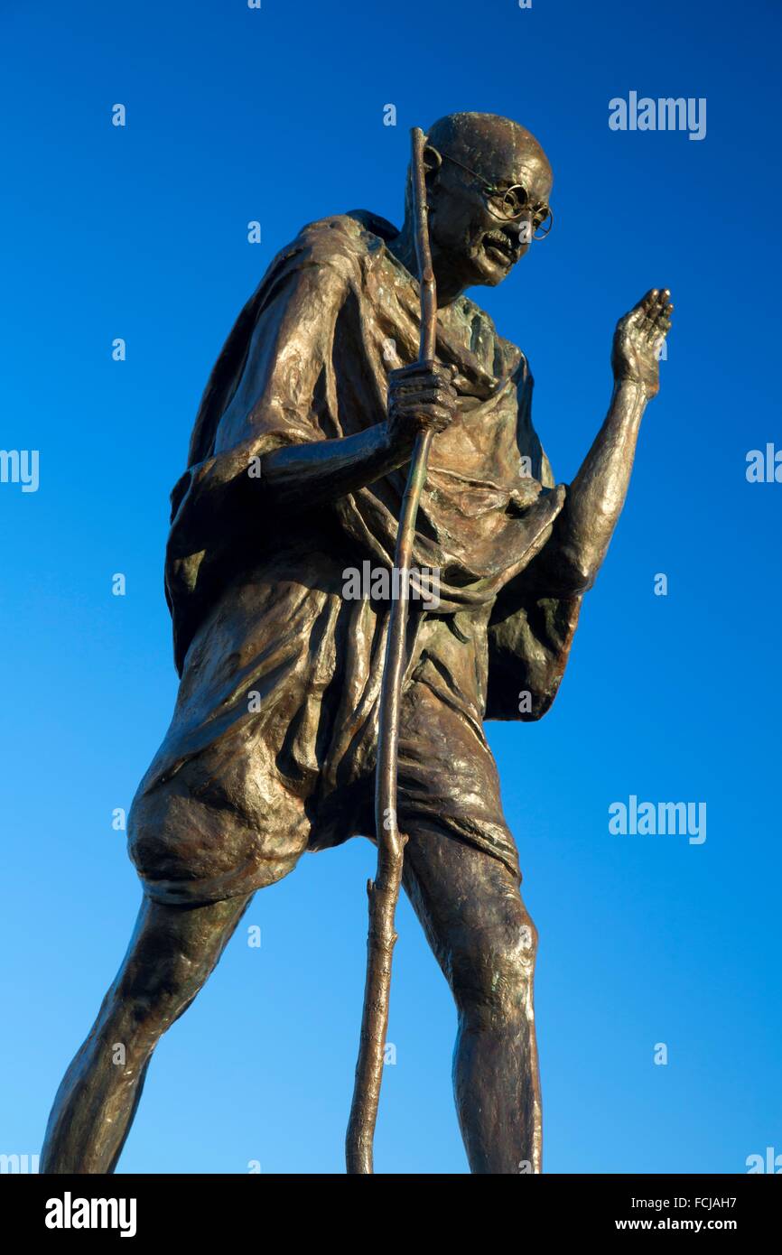 Mohandas K. Gandhi estatua, el Edificio del Ferry de San Francisco, embarcadero, en San Francisco, California. Foto de stock