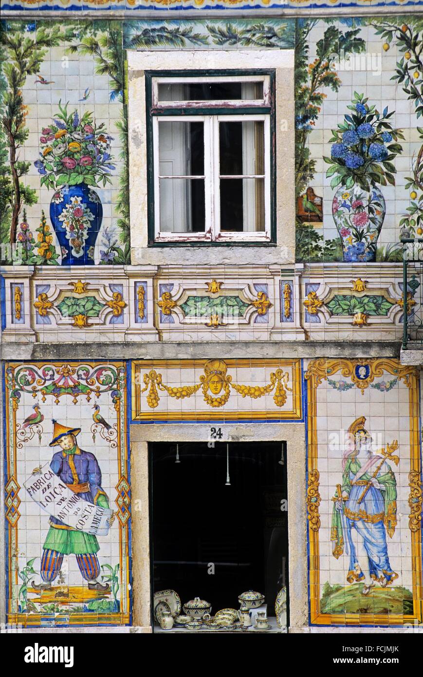 Fachada de Viuva Lamego fábrica de cerámicas, Lisboa, Portugal, el sur de  Europa Fotografía de stock - Alamy