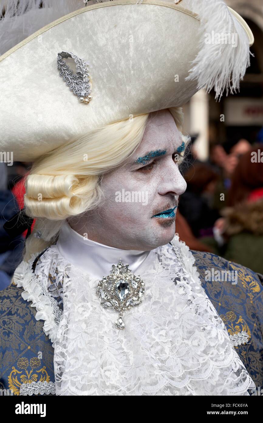El hombre disfrazado, Carnaval de Venecia, Venecia, Italia Foto de stock