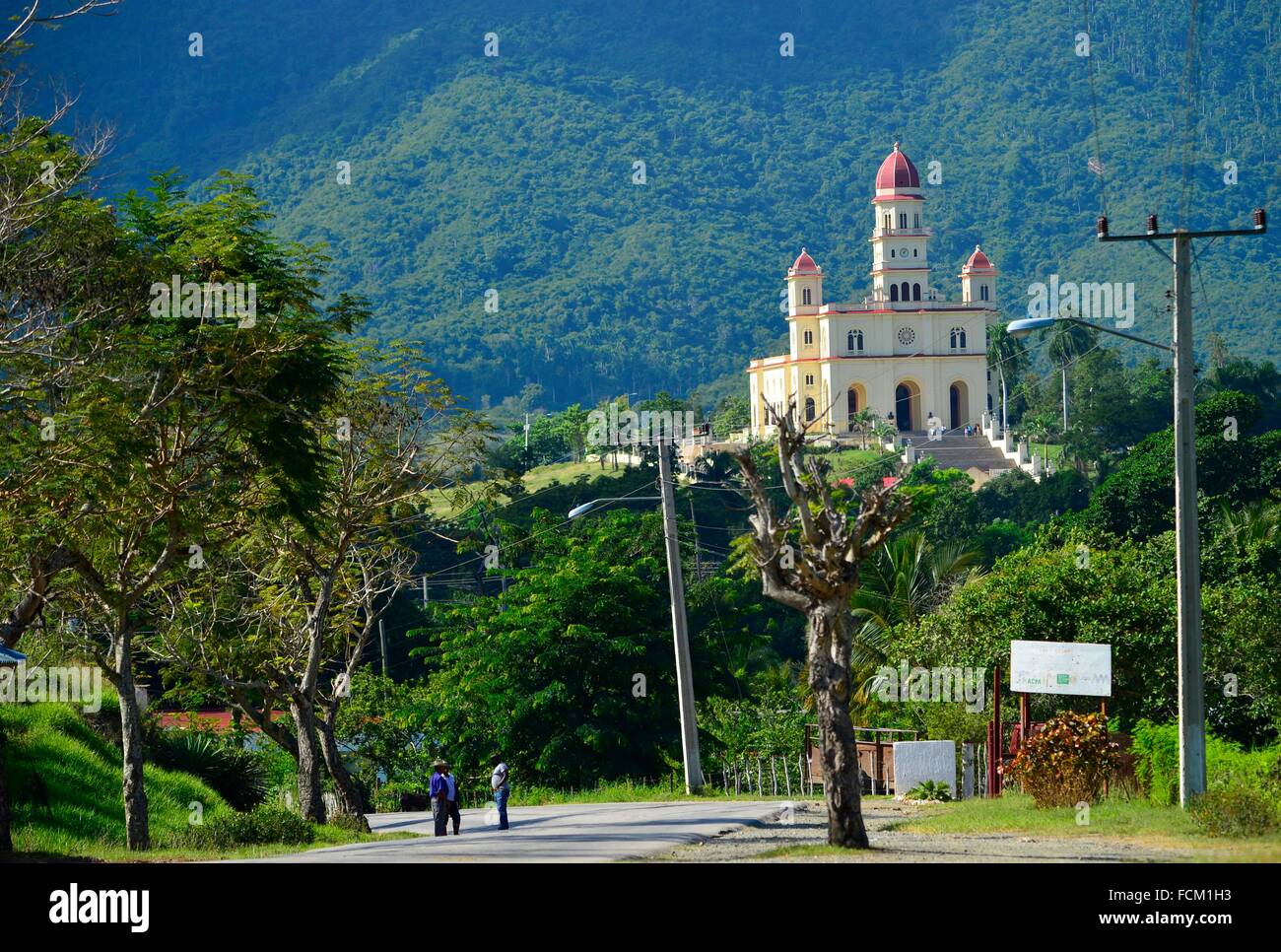Iglesia de la Virgen de la Caridad del Cobre, la iglesia de la Virgen de la Caridad del Cobre, Cobre, cerca de Santiago de Cuba, Cuba. Foto de stock