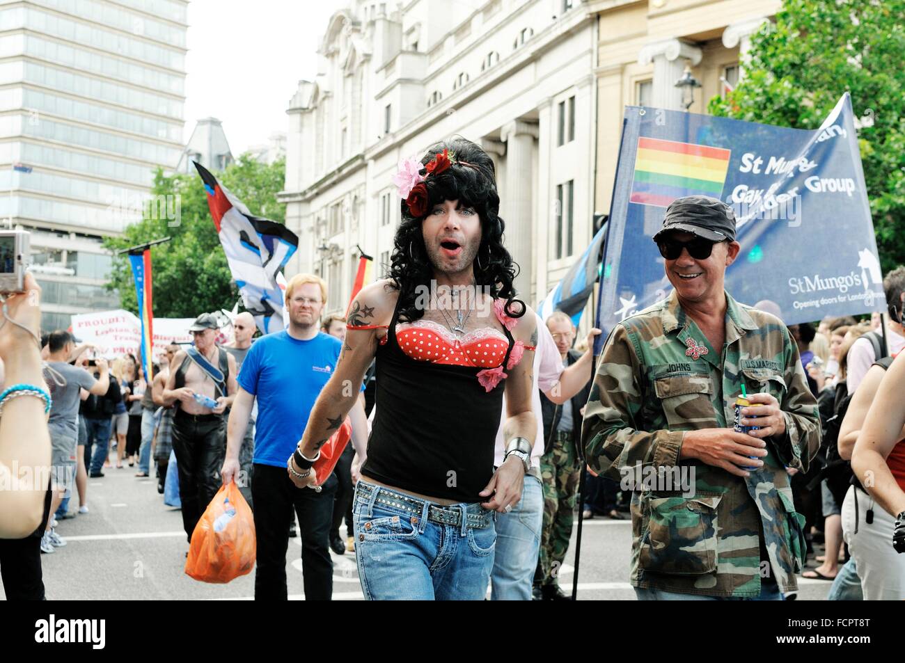 Amy Winehouse camuflado en el Orgullo Gay, Londres, Reino Unido. Foto de stock