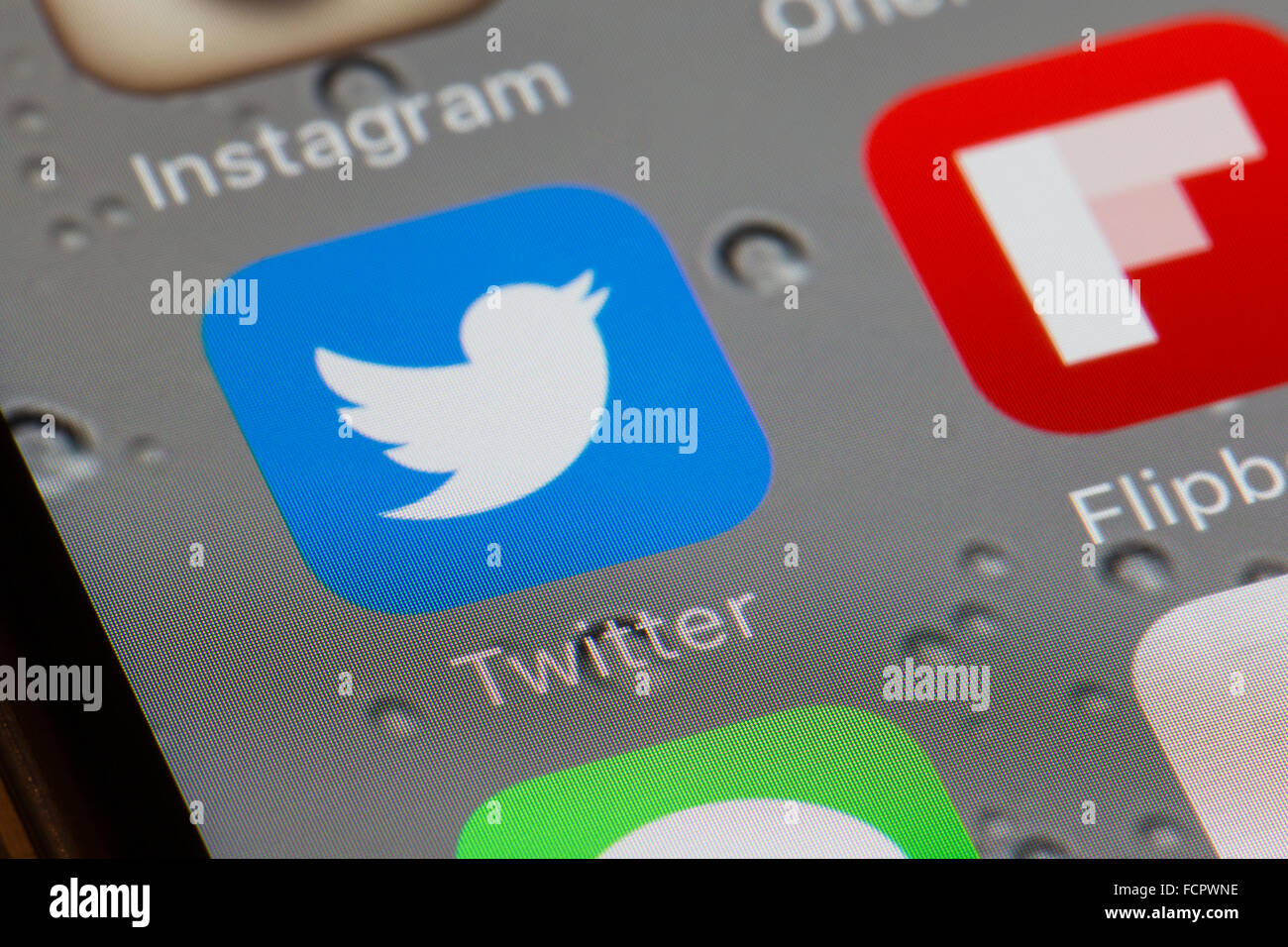 Twitter app icono en una pantalla iphone 6 Foto de stock