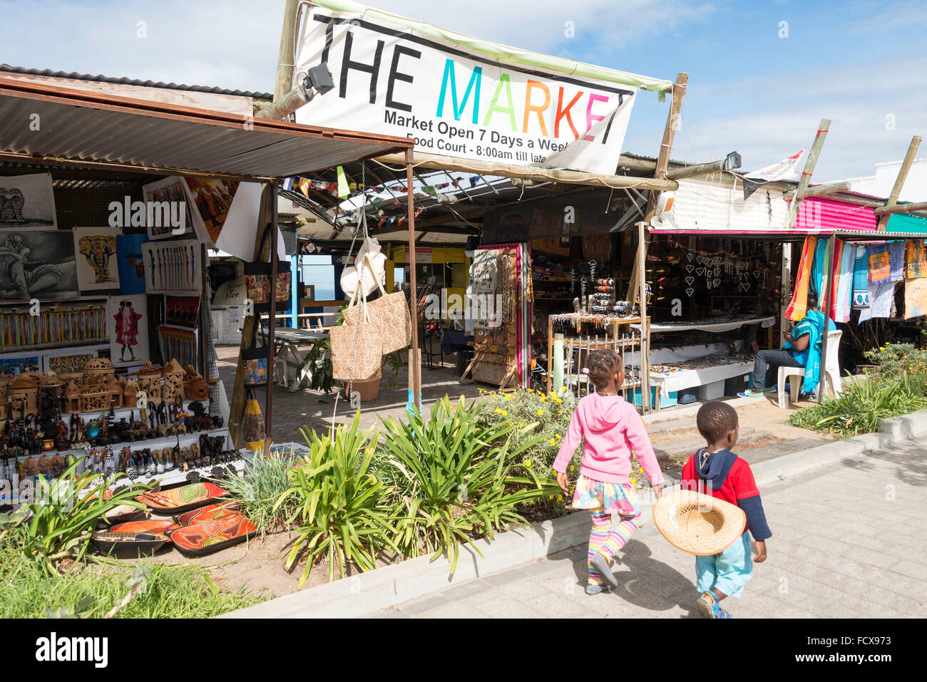 El mercado, la calle principal de la ciudad, Bahía de Plettenberg, Eden, distrito de la provincia de Western Cape, Sudáfrica Foto de stock