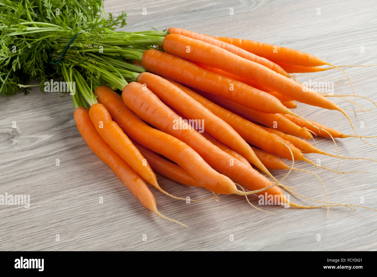 Montón de zanahorias frescas naranja Foto de stock