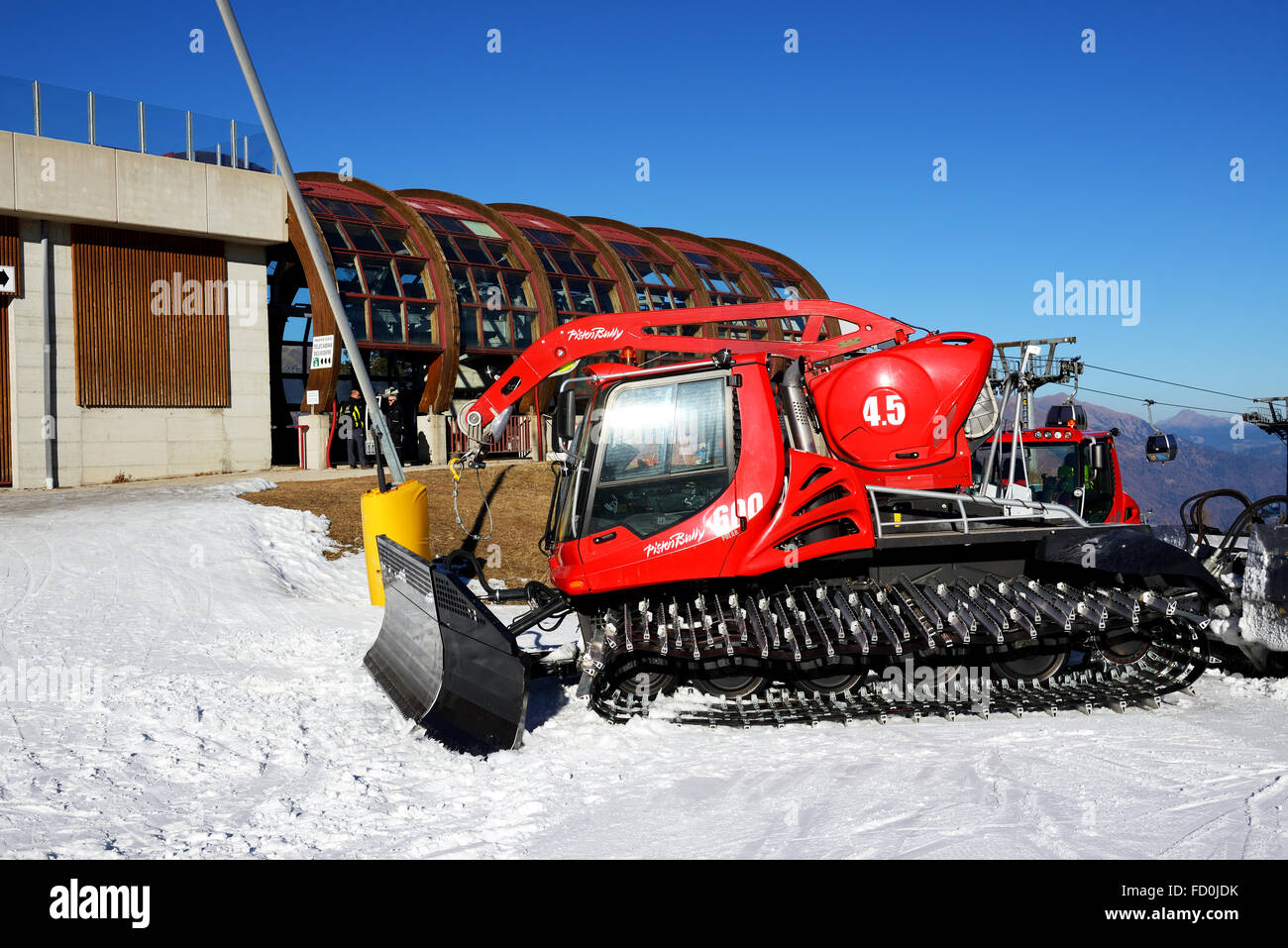 La Pisten Bully 600 afeitadora para preparación de pistas de esquí, Madonna di Campiglio, Italia Foto de stock