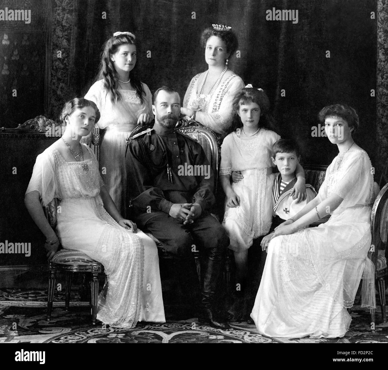El zar Nicolás II de Rusia con su familia, 1913 Foto de stock