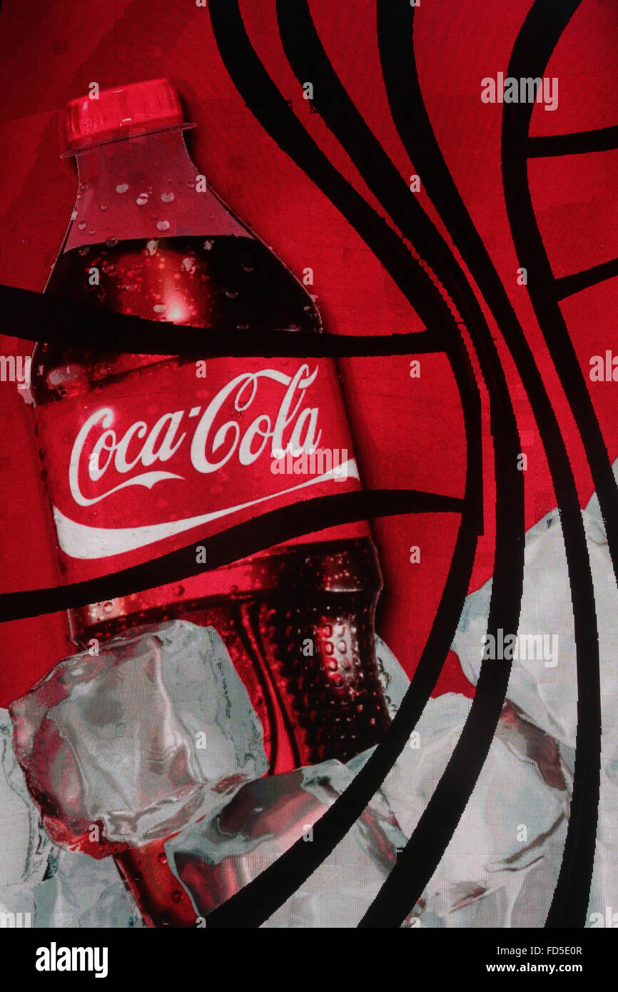 Emigrar Están familiarizados Atajos La publicidad de Coca-Cola Fotografía de stock - Alamy