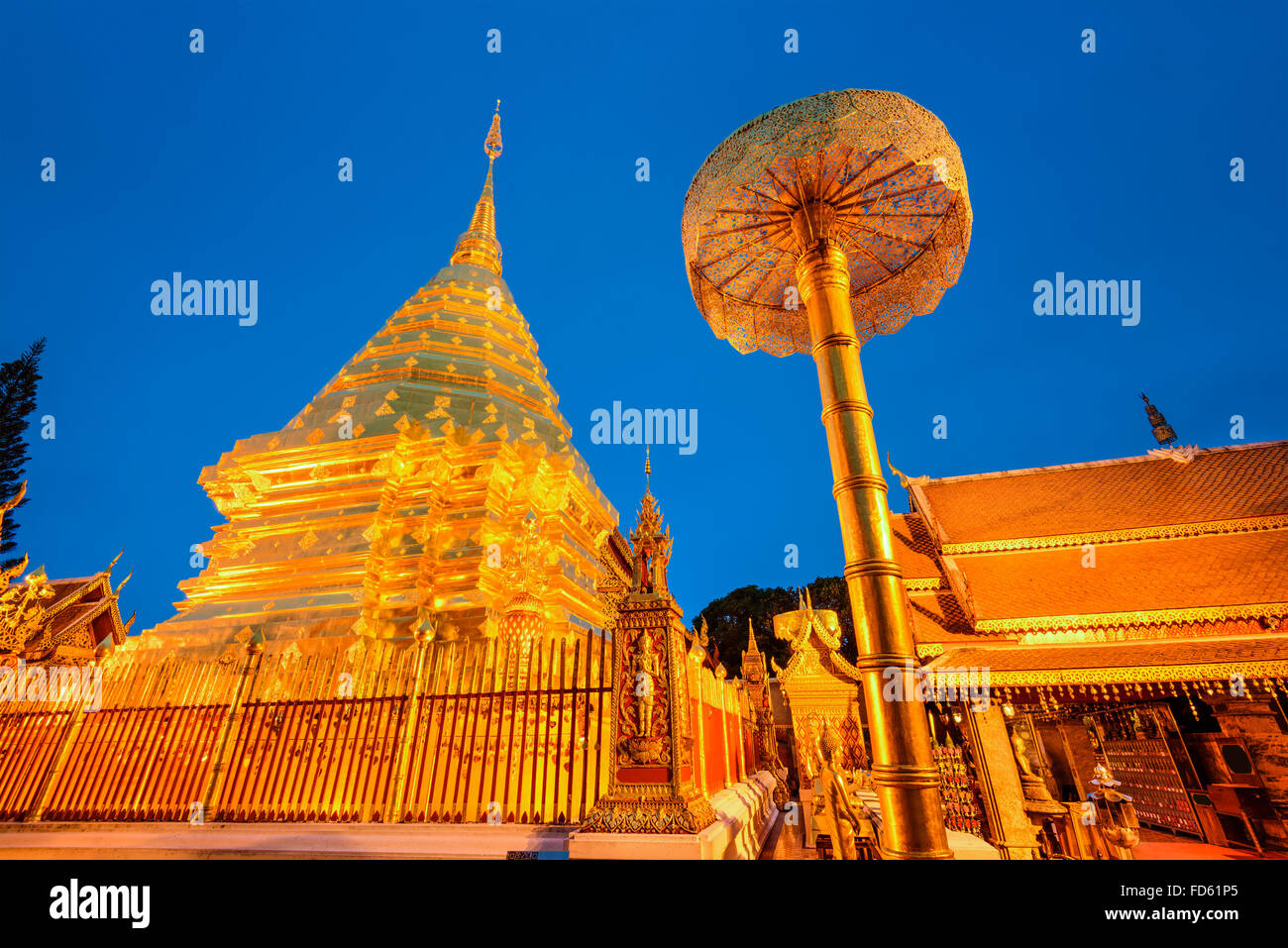 Wat Phra That Doi Suthep el templo de Chiang Mai, Tailandia. Foto de stock