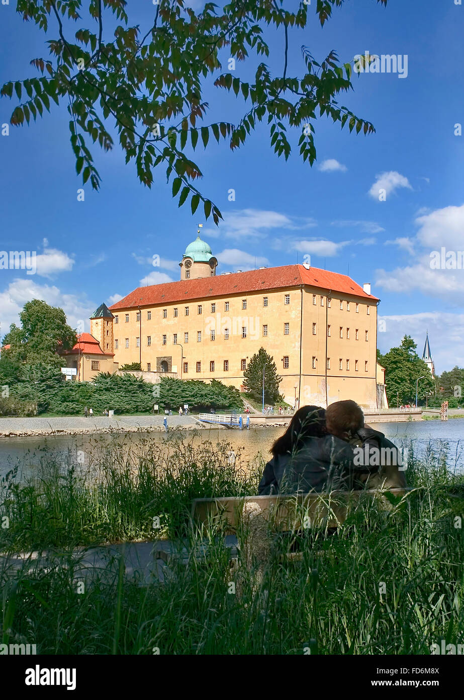 Podebrady castillo vistas del río Labe - República Checa Foto de stock