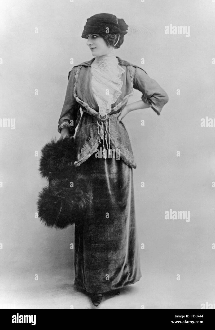 La moda femenina, 1913 Foto de stock