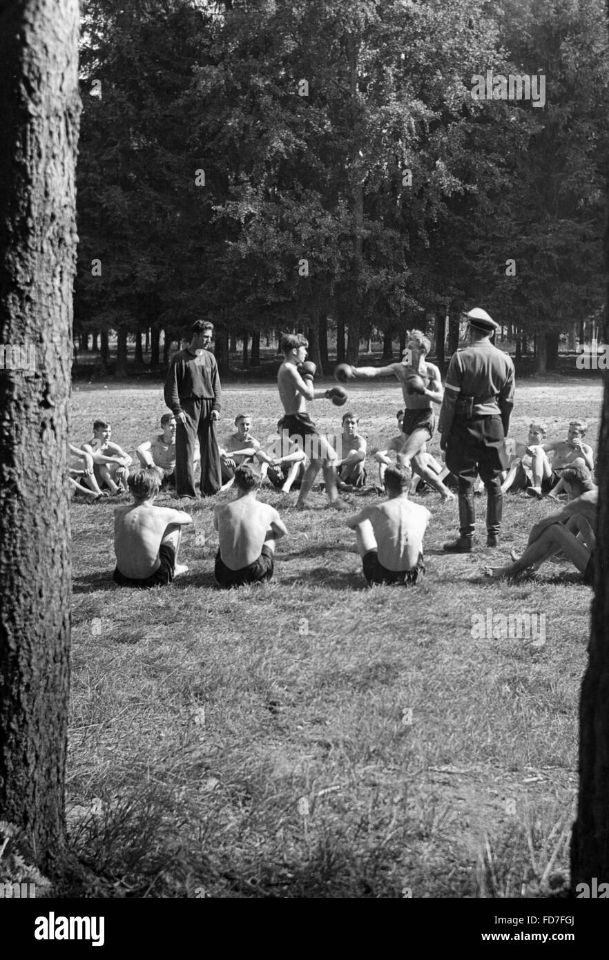 Los miembros HJ boxeo, 1943 Foto de stock