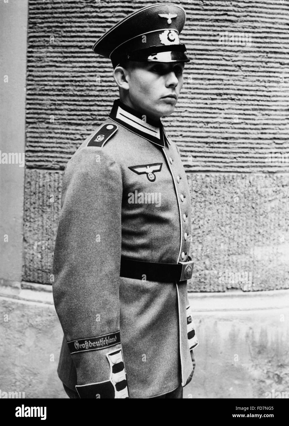 El nuevo uniforme del Regimiento de Infantería "Grossdeutschland" de 1939. Foto de stock