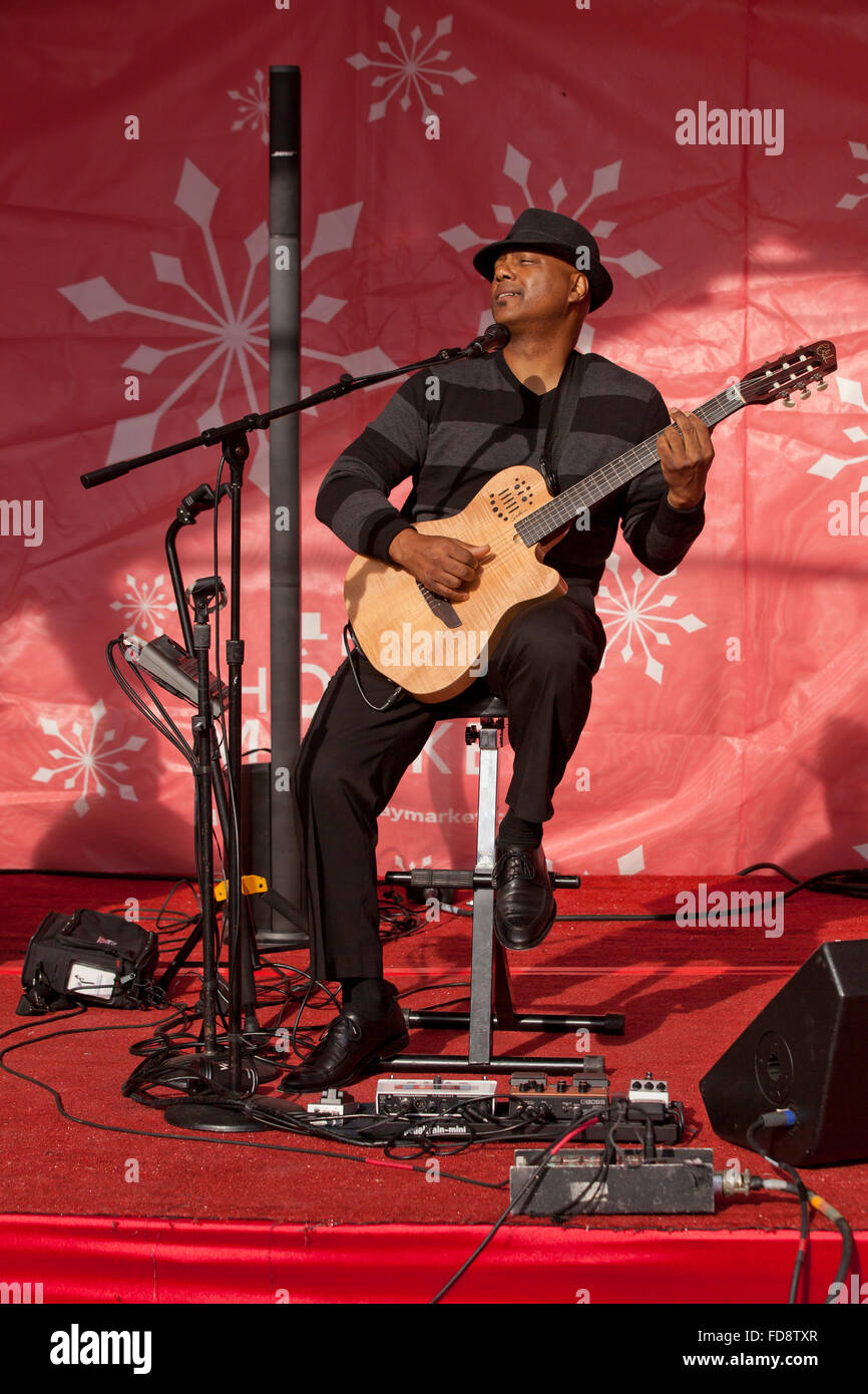 Cantante, guitarrista de realizar en el escenario - EE.UU. Foto de stock