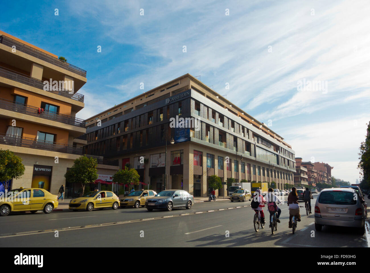 Avenue Mohammed V, con Carre Eden shopping mall, Gueliz, Ville Nouvelle,  Marrakech, Marruecos, África Fotografía de stock - Alamy