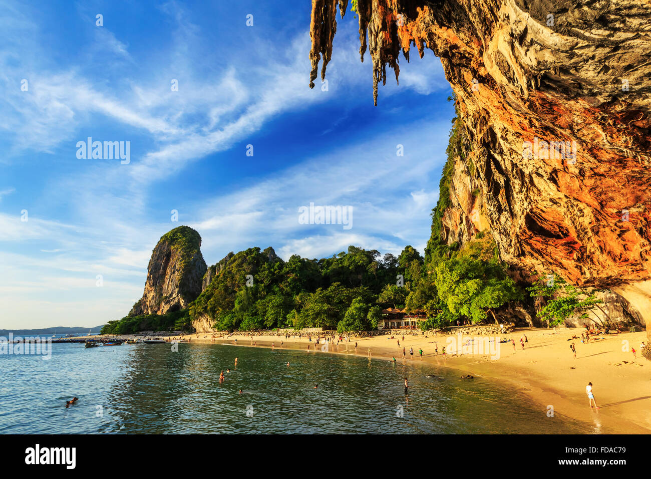 Tailandia, Krabi. Phra Nang Beach y cueva. Foto de stock