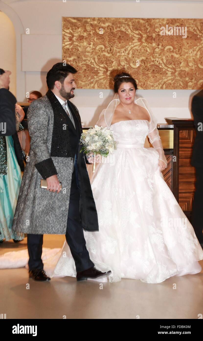 Boda de Anna Netrebko y Yusif Eyvazov Featuring: Anna Netrebko, Yusif Eyvazov donde: Viena, Austria cuando: 29 dic 2015 Foto de stock