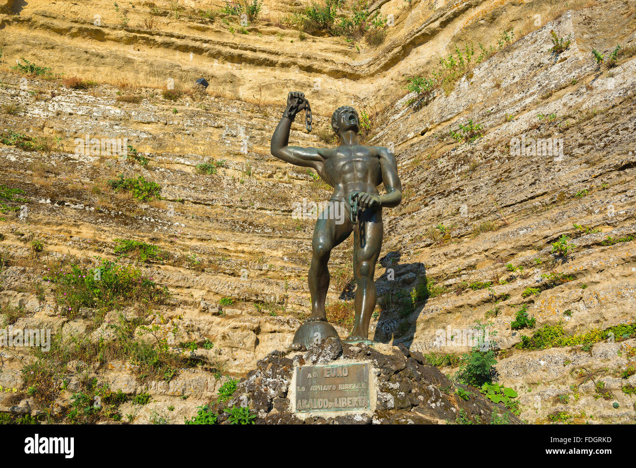 Estatua de Euno, un sirio Eunus esclavo que lideró una rebelión contra los romanos en 135 A.C. Enna, Sicilia. Foto de stock