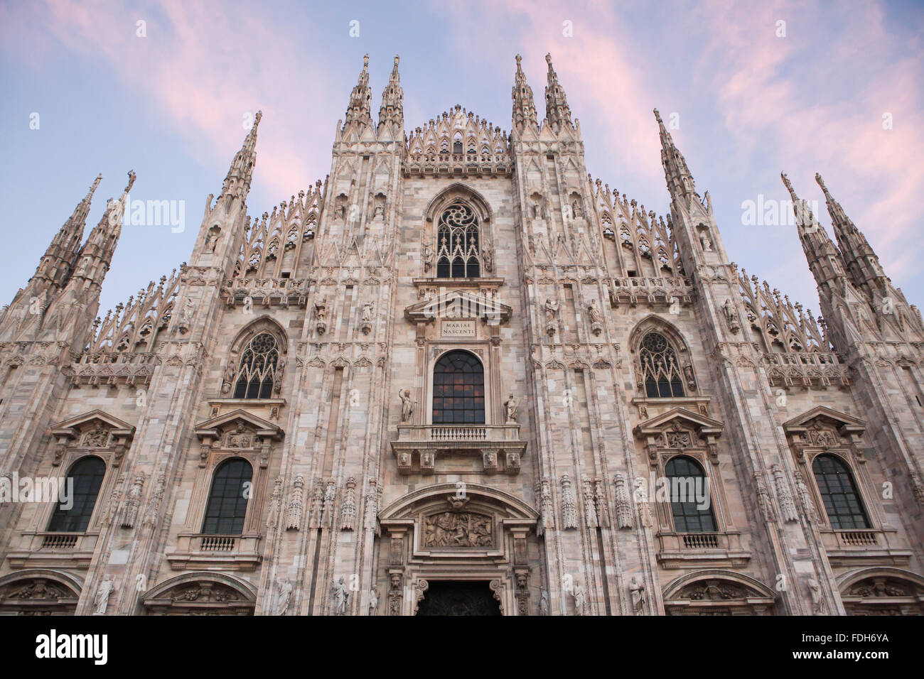 La Catedral de Milán (Duomo di Milano), en la Piazza del Duomo de Milán, Lombardía, Italia. Foto de stock