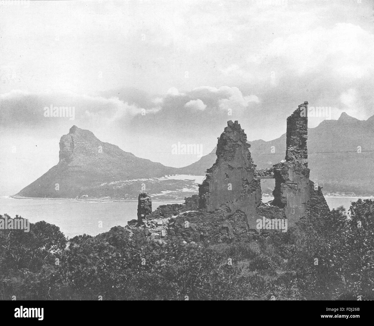 Sudáfrica: Ruina en Hout Bay, grabado antiguo 1899 Foto de stock