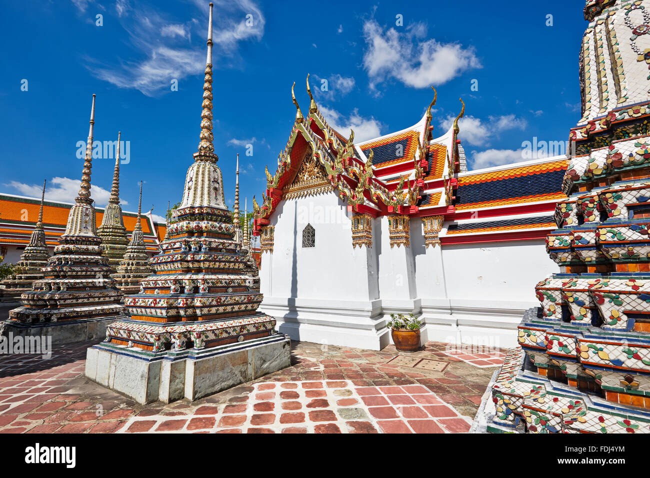 Pagodas del templo de Wat Pho, Bangkok, Tailandia. Foto de stock
