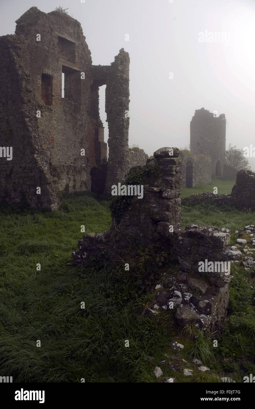 Las ruinas de la antigua casa-torre a Crom, Co. de Fermanagh, Irlanda del Norte. Foto de stock