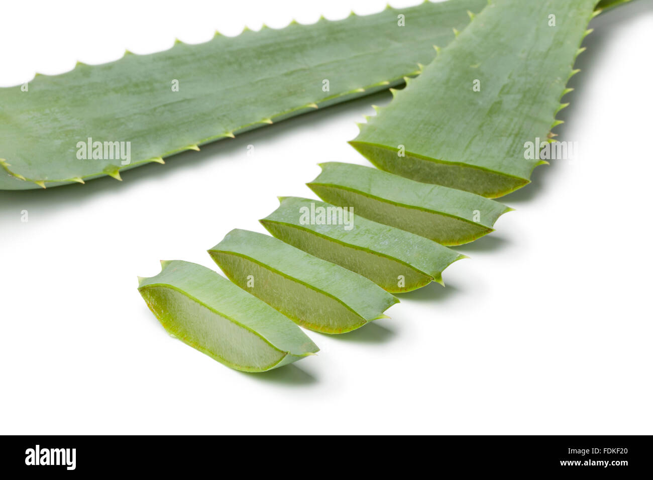 Cut aloe vera leaf fotografías e imágenes de alta resolución - Alamy