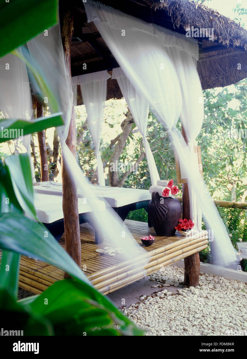 Un masaje pavillion a Nami Boracay Resort. Boracay, Filipinas. Foto de stock
