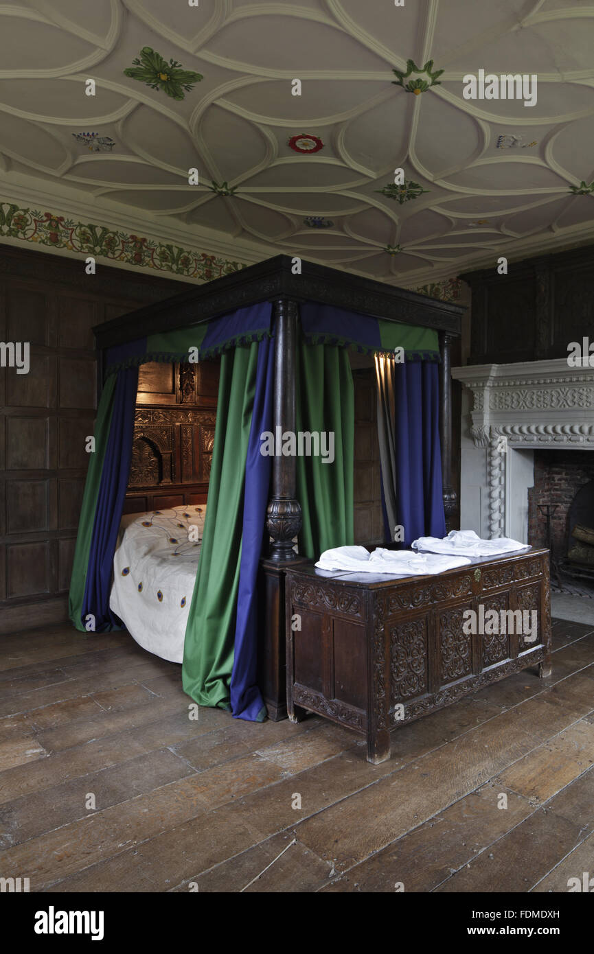 El Tudor alcoba en Avebury Manor, Wiltshire. Foto de stock