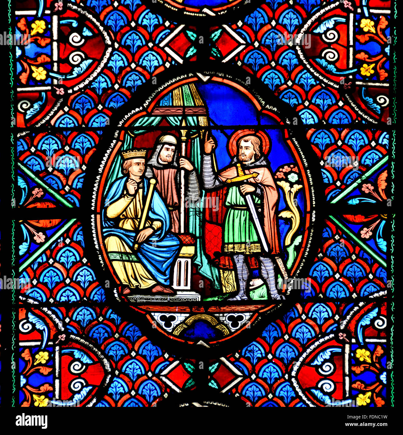 Tours Catedral (Cathédrale Santo- Gatien de Tours (Francia) liderado ventana ). Foto de stock