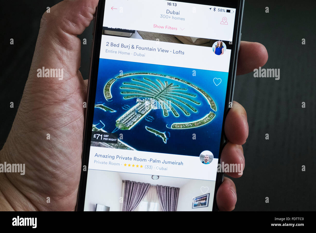 Airbnb vacaciones reserva de habitación app que muestra una casa en la Isla  Palm Jumeirah en Dubai para alquilar en un iPhone 6 más teléfonos  inteligentes Fotografía de stock - Alamy