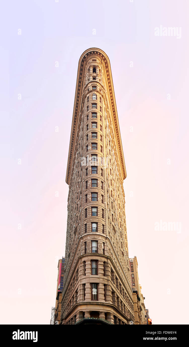 Nueva York, Estados Unidos - 17 de agosto : flat iron building fachada el 17 de agosto de 2015. terminado en 1902, es considerado uno de los f Foto de stock