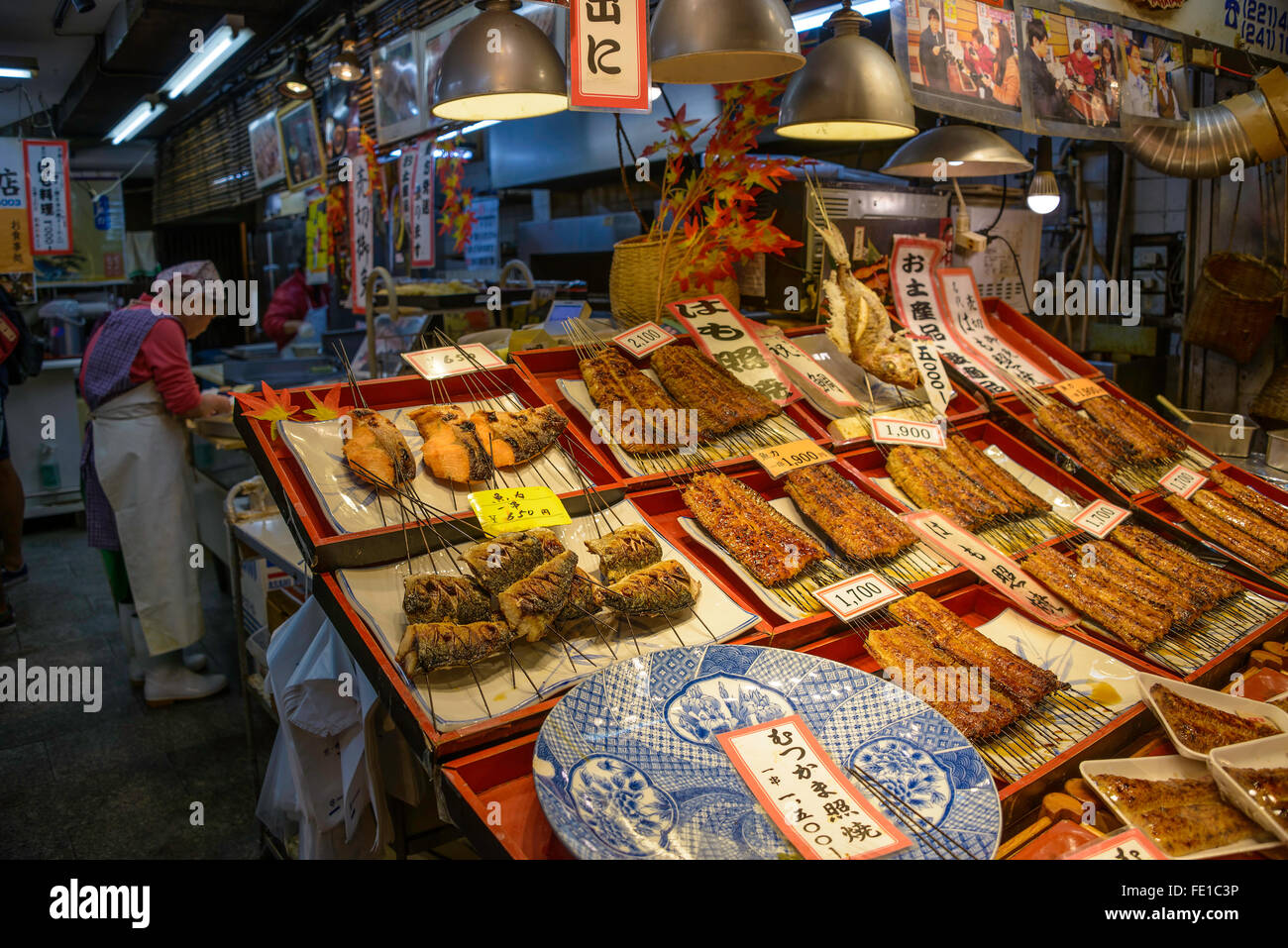 Al mercado de Nishiki, Kyoto, Japón Foto de stock