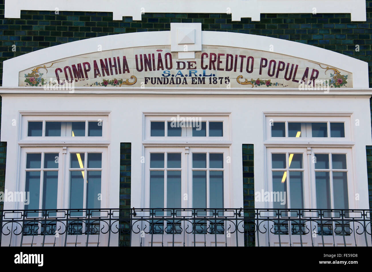Cooperativa de Ahorro y Crédito en la ciudad portuguesa de Oporto Foto de stock
