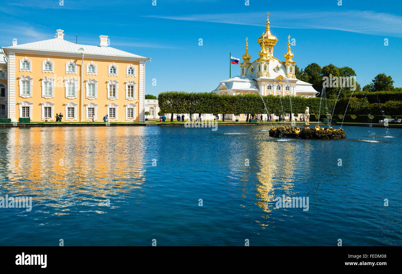 El Palacio Peterhof, Petergof, San Petersburgo, Rusia Foto de stock