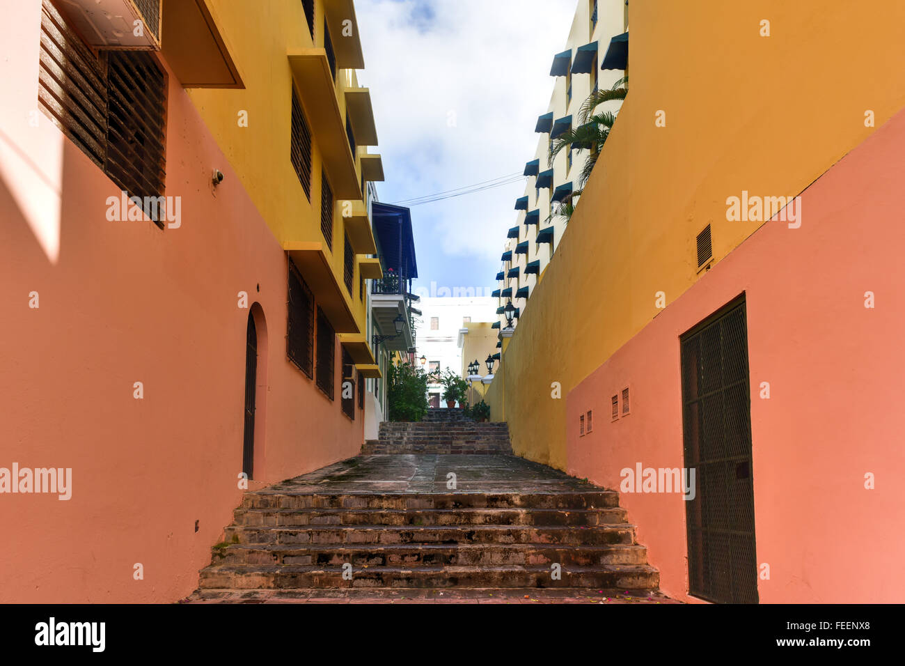 Las monjas escalinata (Escalinata de las monjas en el Viejo San Juan, Puerto  Rico Fotografía de stock - Alamy