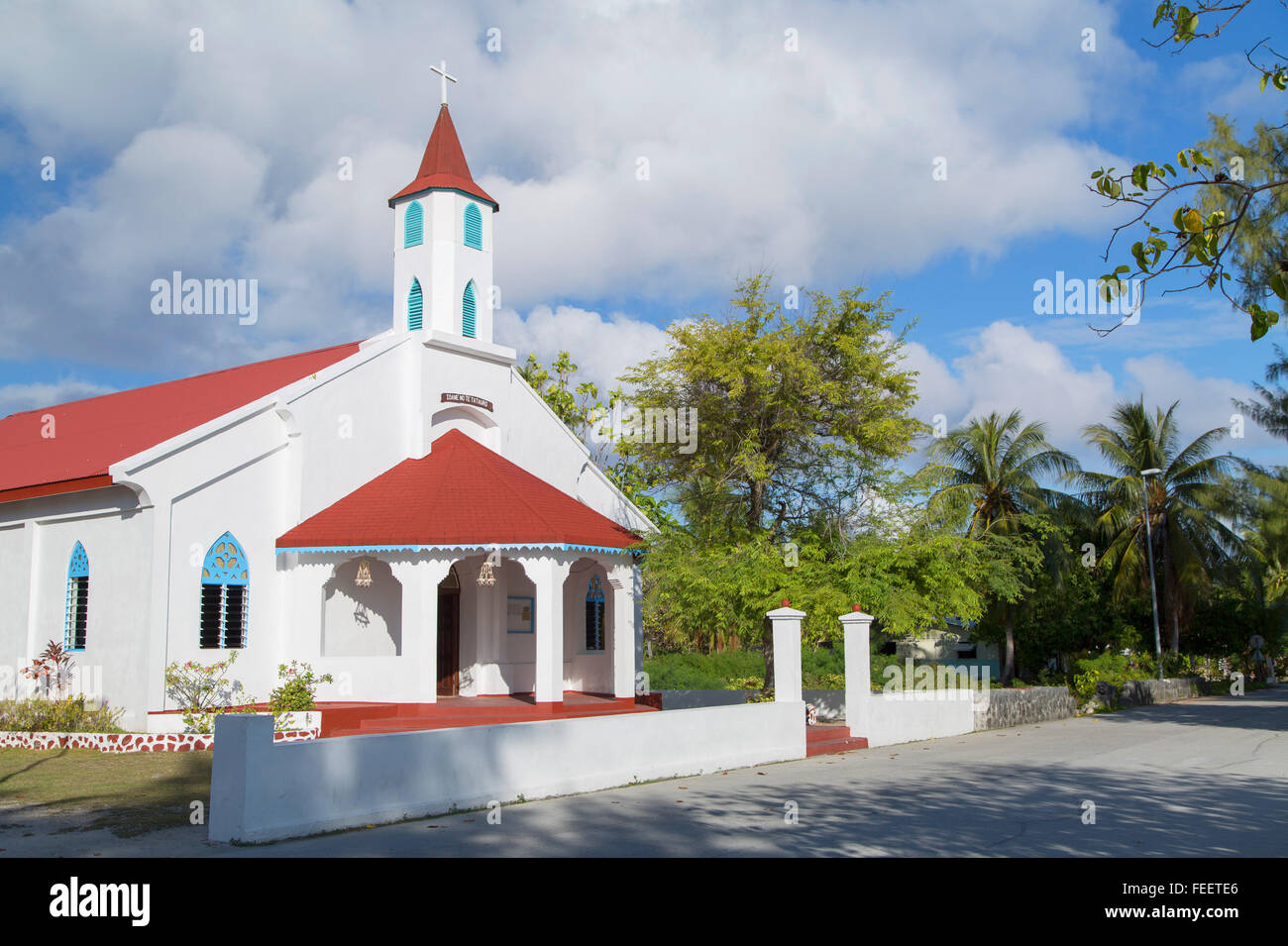 Iglesia Rotoava, Fakarava, las Islas Tuamotu, en la Polinesia Francesa Foto de stock