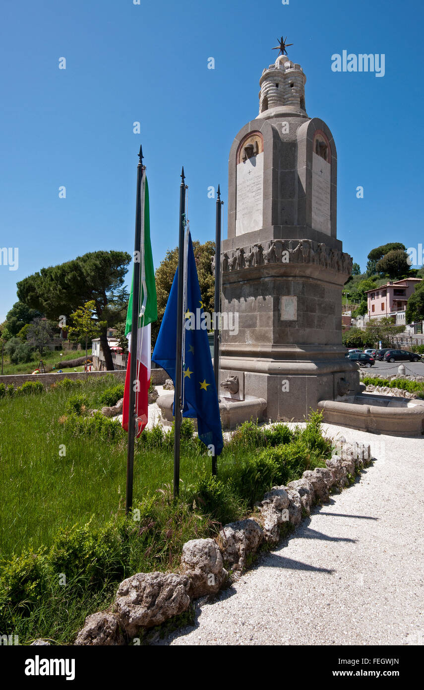 War Memorial en TORRITA TIBERINA, Lacio, Italia Foto de stock