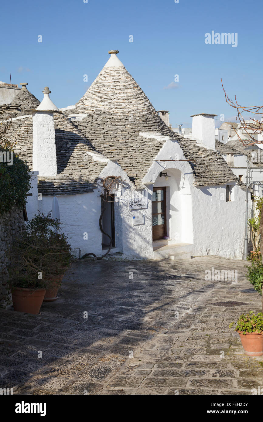 Información turística trullo, Alberobello, Puglia, Italia Foto de stock