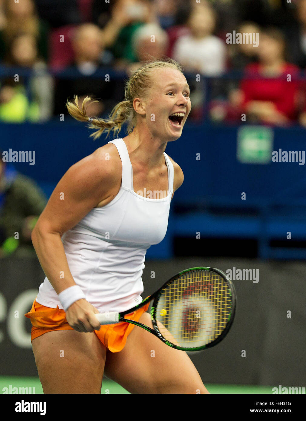 Moskou, Rusia. El 7 de febrero, 2016. Fed Cup Russia-Netherlands, Kiki Bertens (NED) scrums fuera , ella acaba de poner las Antillas en una victoria por 3-0. Crédito: Tennisimages/Henk Koster/Alamy Live News Foto de stock