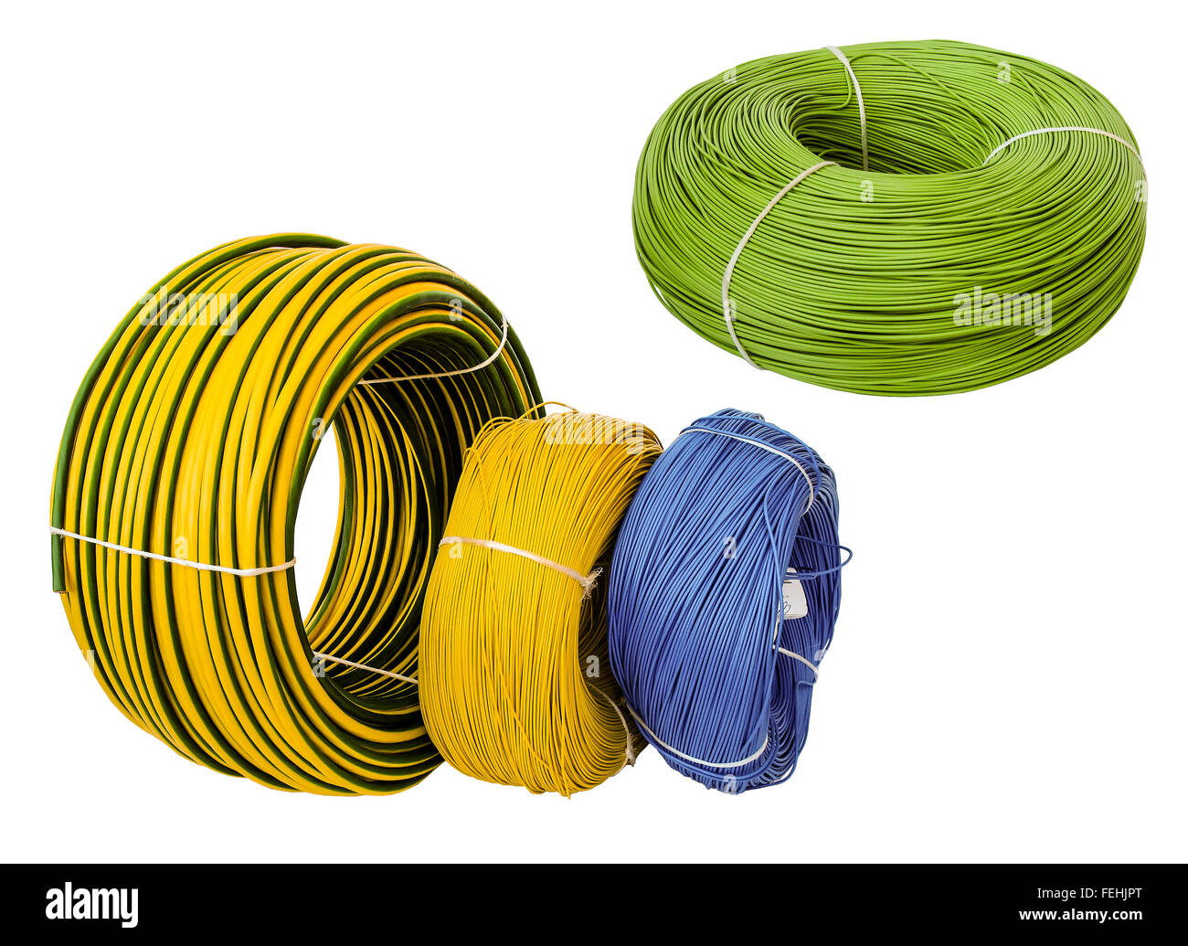 Conjunto de cables eléctricos de color sobre un fondo blanco, aislado Foto de stock