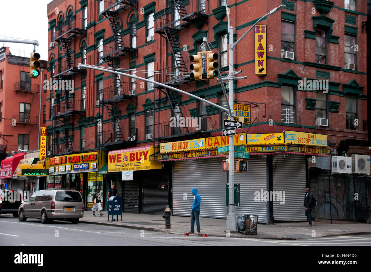 East 117a calle en Harlem de Manhattan, Nueva York, las calles de la ciudad Foto de stock