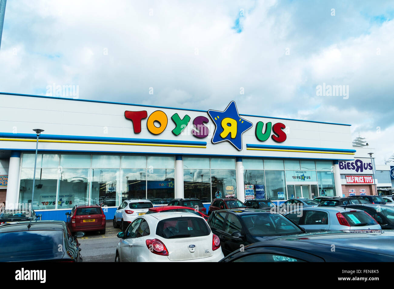 Tienda de Toys R Us signo exterior del logotipo de tienda de Retail