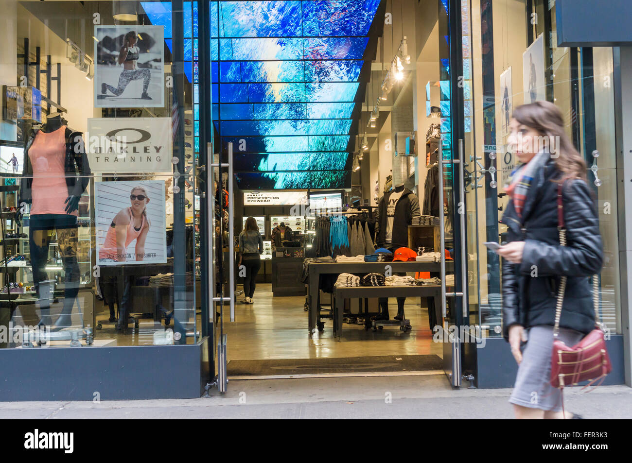 Oakley store in the Mall of America, Bloomington, Minneapolis, Minnesota,  USA Stock Photo - Alamy