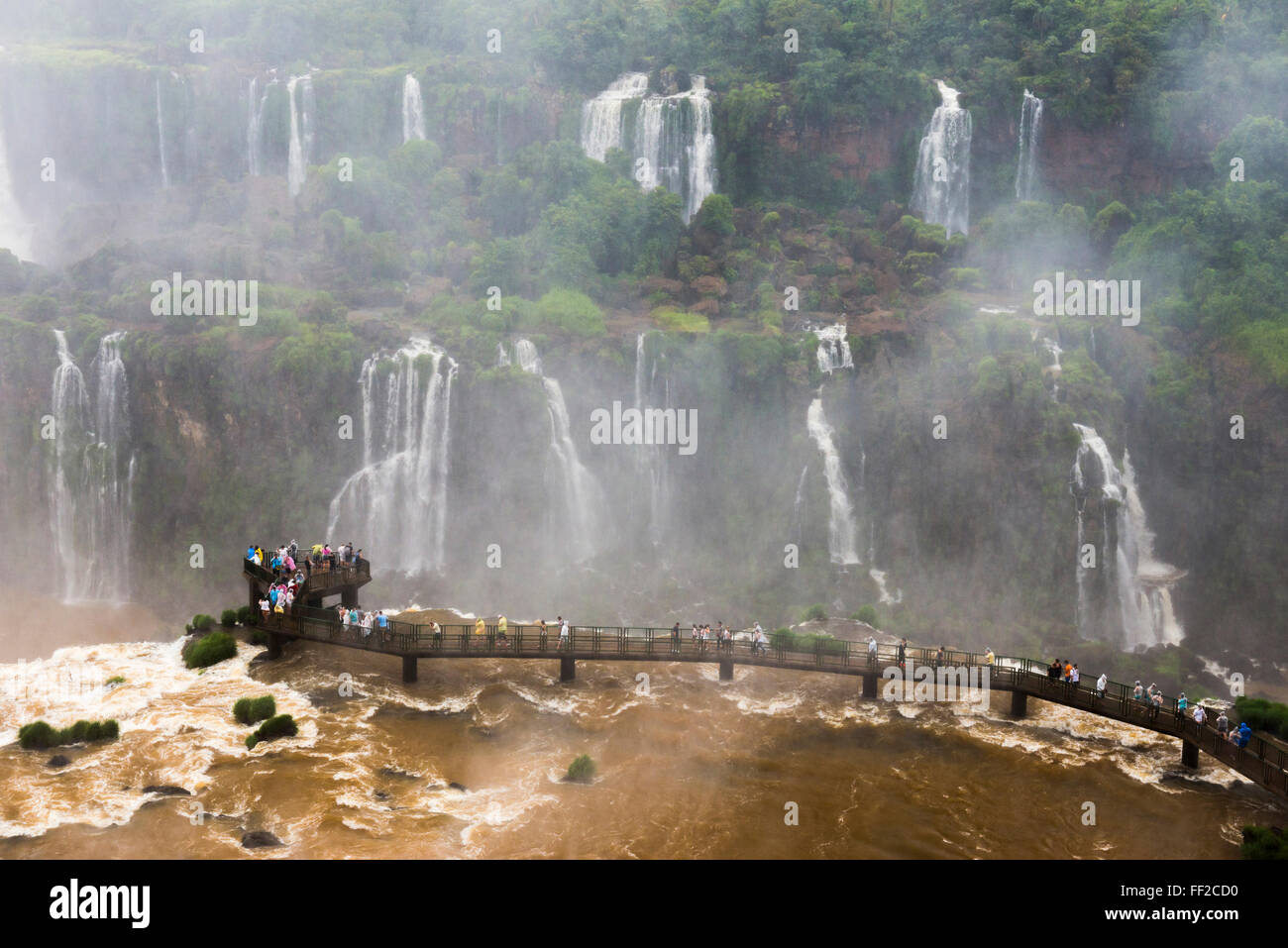 Iguazú Iguazú FaRMRMs FaRMRMs () (deRM cataratas Iguazú), la UNESCO, la frontera de Argentina y Paraguay BraziRM Foto de stock