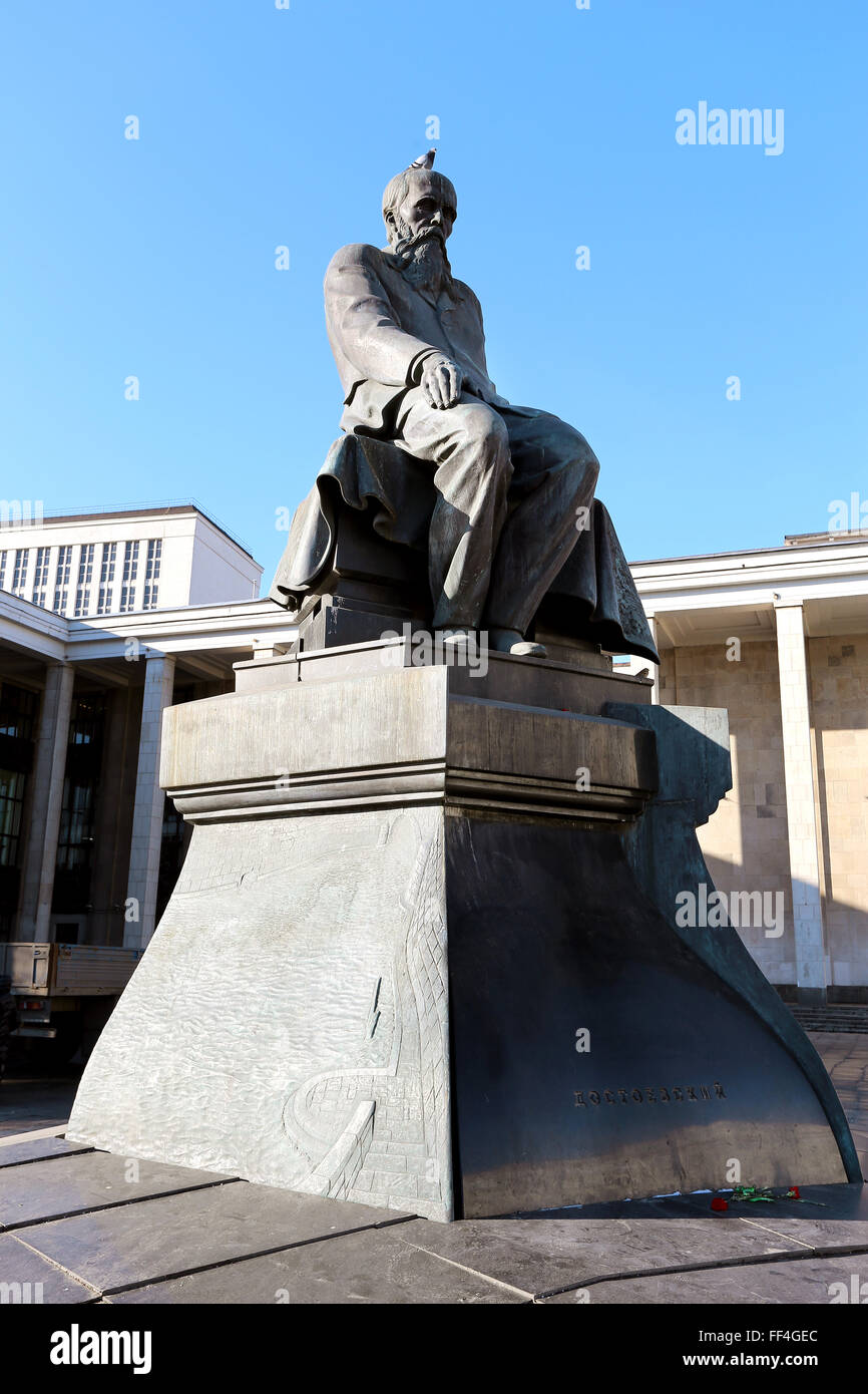Monumento Fiodor Dostoievski Foto de stock