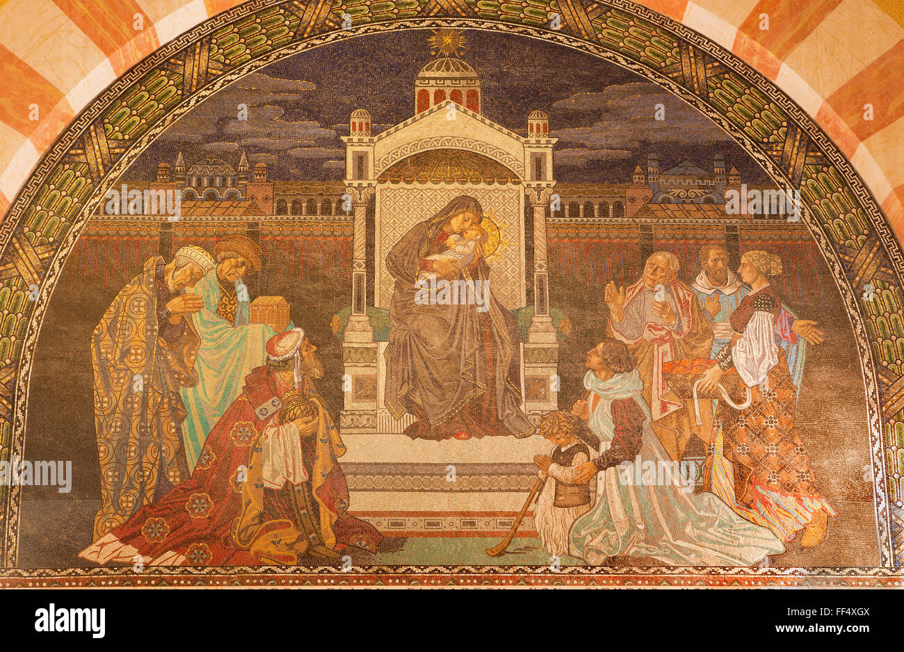 Jerusalén, Israel - Marzo 3, 2015: Los Tres Reyes Magos, escena. Mosaico en la Iglesia Evangélica Luterana,por H. Schaper y F. Pfannschmidt Foto de stock
