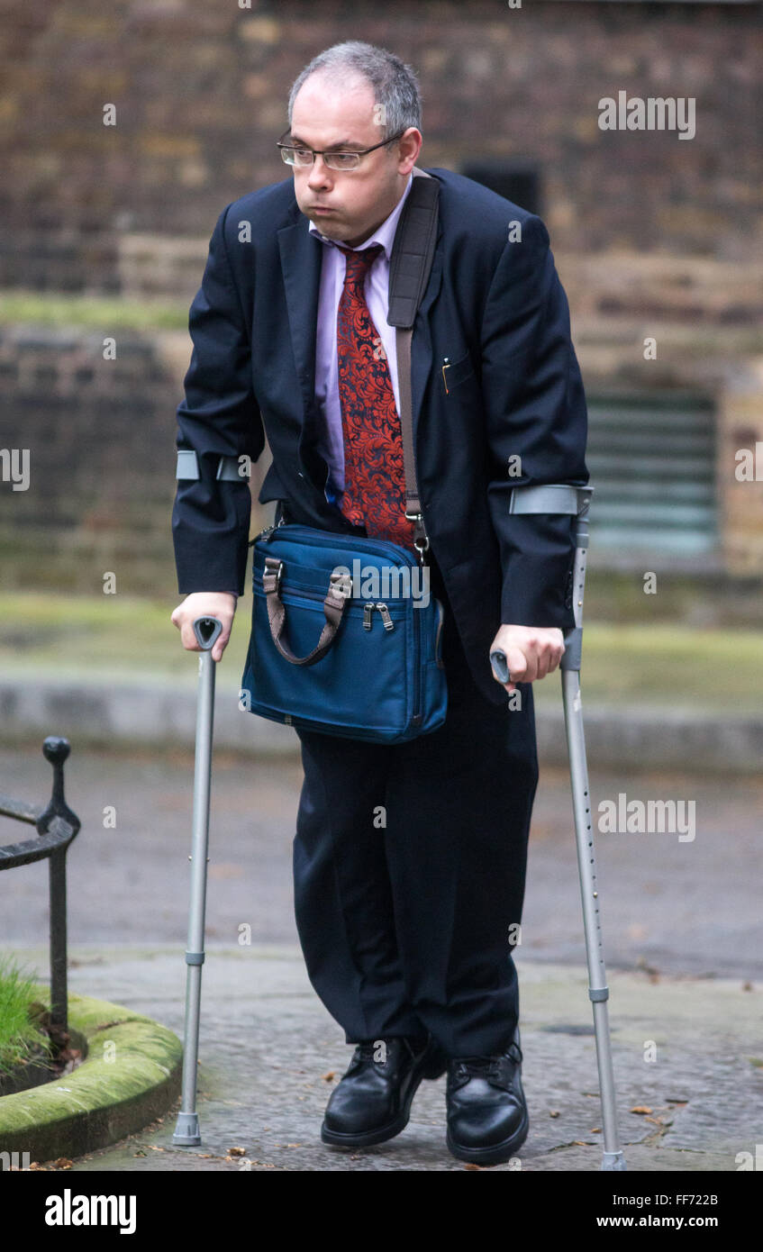 Robert Halfon, Ministro sin cartera, llega a Downing Street para asistir a Gabinete Foto de stock