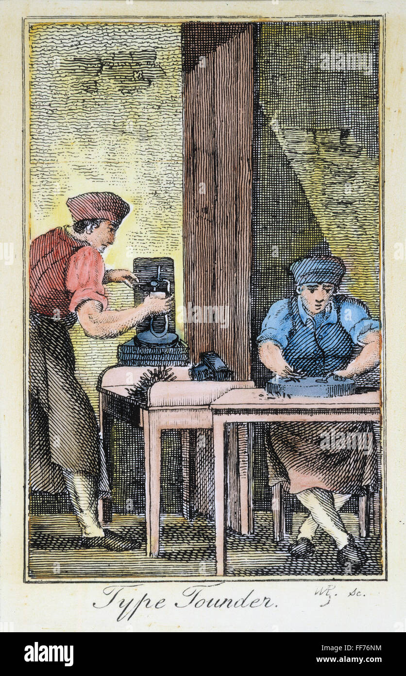 TYPEFOUNDER COLONIAL. /NA americano colonial typefounder asistida por un siervo contratados: grabado, a fines del siglo XVIII. Foto de stock